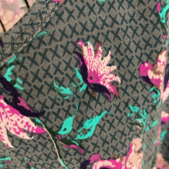 LuLaRoe Classic T, Size 3XL, NWT - Picture 2 of 5